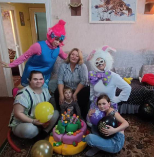 День рождения победительницы детского конкурса &quot;Необыкновенные&quot; Ангелины Анисимовой.