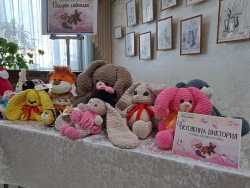 Выставка-распродажа работ ДПИ «Подарок любимым»